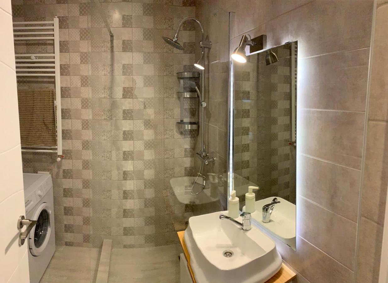 Ray Luxury Apartment Close To Presidential Palace บูคาเรสต์ ภายนอก รูปภาพ